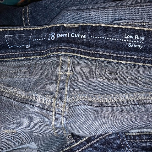 Levi’s Medium Wash Demi Curve Low Rise Skinny Jeans Tag 28 x 32 ( 30 X 30) - Picture 9 of 11